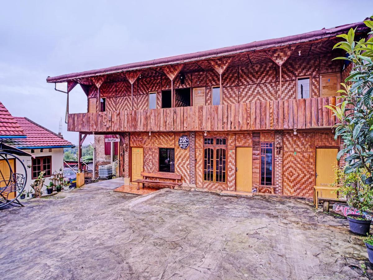 Oyo 90209 Dk Singarimbun Berastagi Homestay Extérieur photo