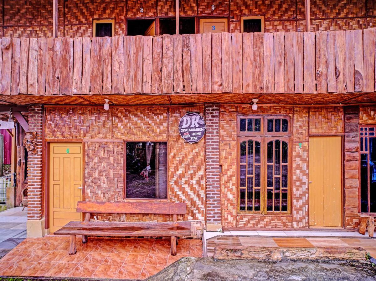 Oyo 90209 Dk Singarimbun Berastagi Homestay Extérieur photo